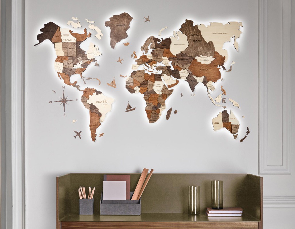 rucne farbena 3D mapa sveta na stenu