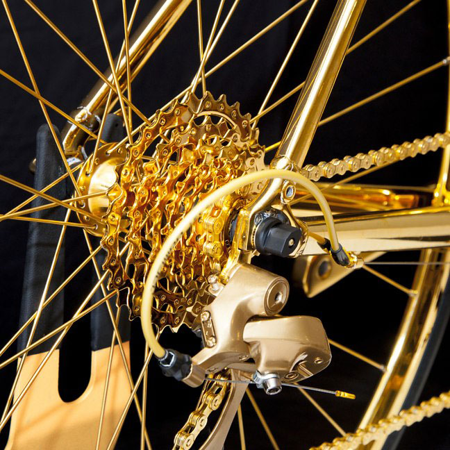 zlata konstrukcia bicykla