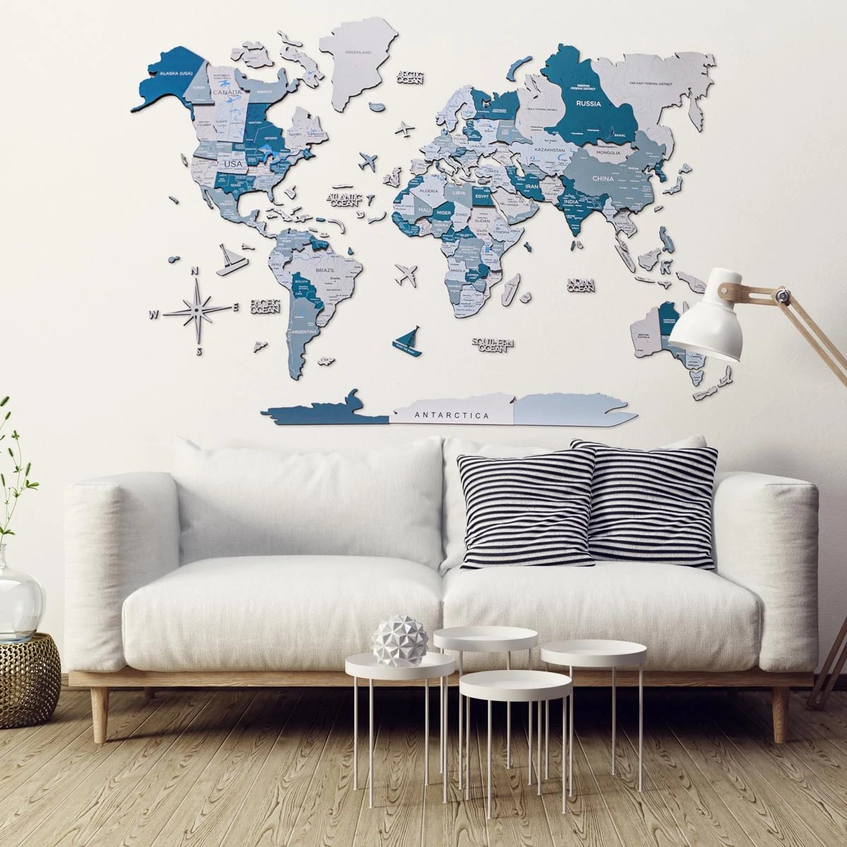drevená mapa sveta na stenu