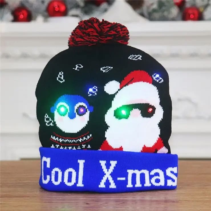 Zimná čiapka s brmbolcom svietiaca vianočná s LED žiarovkami - COOL X-MAS