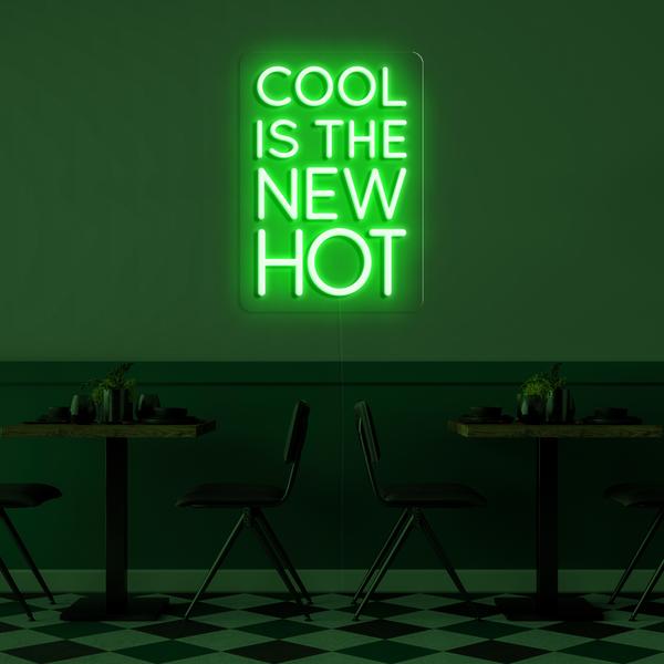 LED neónový 3D nápis na stenu - Cool is the new hot, s rozmermi 75 cm