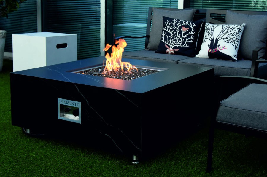keramický luxusný stôl s ohniskom z čierneho mramoru