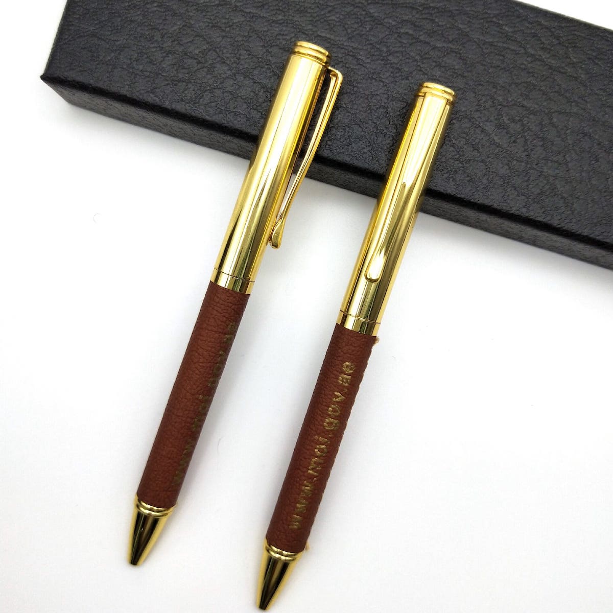 Luxusné zlaté pero s kožou