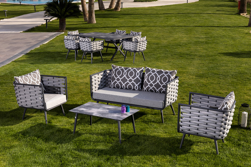 Luxusné sedenie do zahrady či terasu s kvalitnou hliníkovou konštrukciou v elegantnej sivej farbe