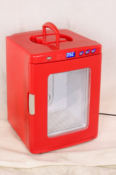 retro červená chladnička